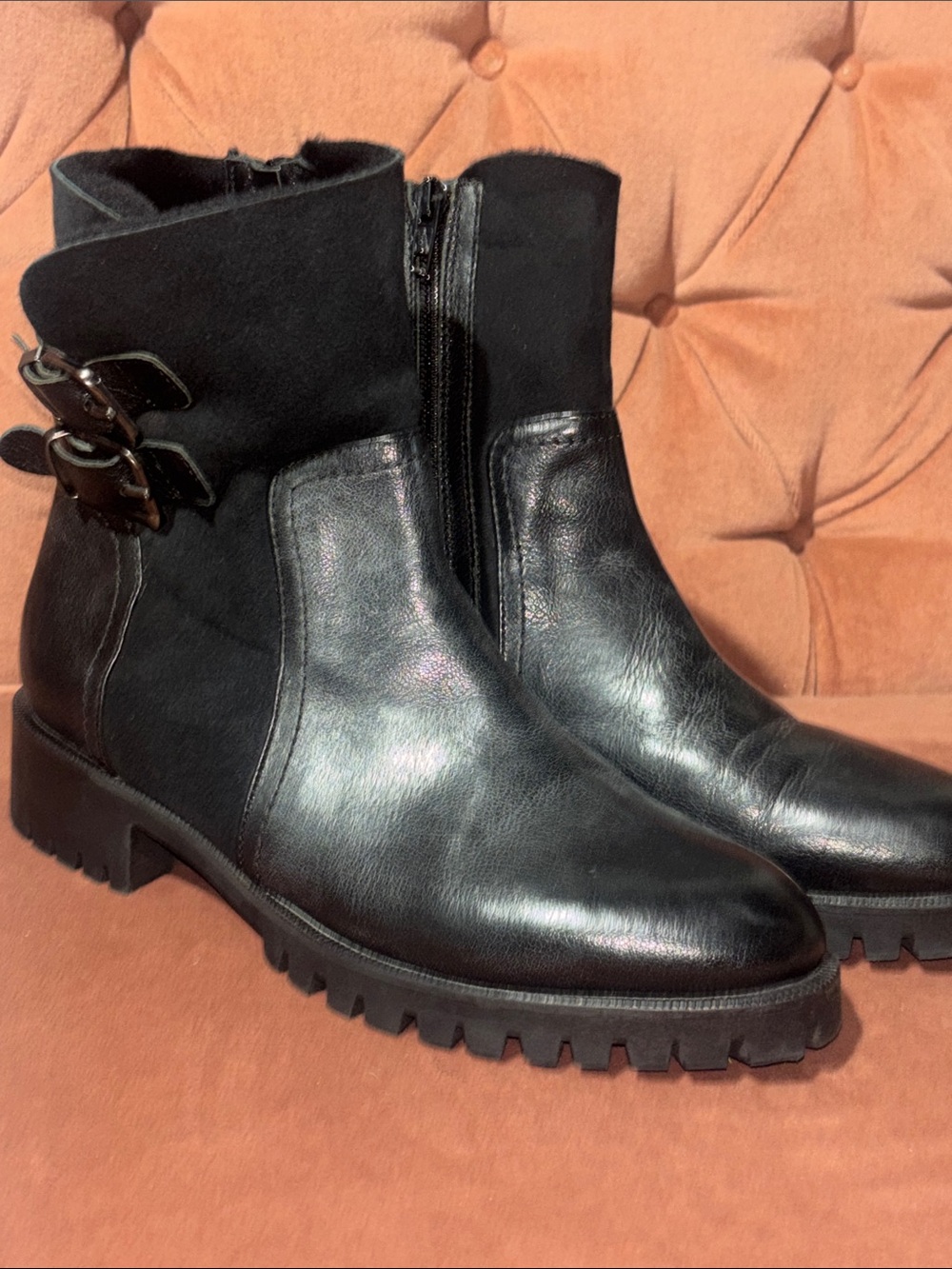 Like New Napoleoni faux fur lined black leather ankle boots suede zip up bootie